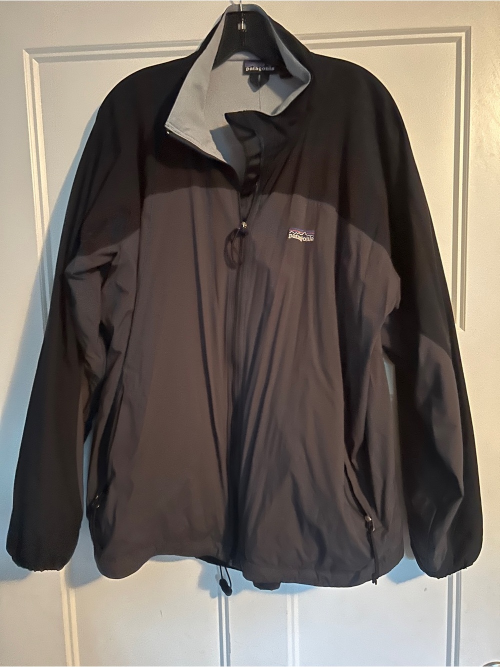 Patagonia Men’s Two-Tone Black and Gray Jacket